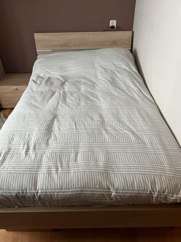 Bed met ingeb.Verlichting, nachtkastje en kast