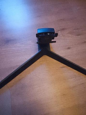 Gaming monitor standaard beschikbaar voor biedingen