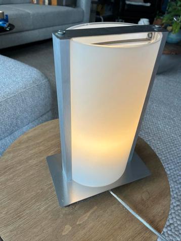 Moderne lamp beschikbaar voor biedingen