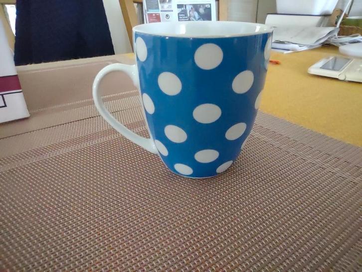 Mooie grote blauwe gespikkelde mok. Merk: Siaki, Huis en Inrichting, Keuken | Servies, Zo goed als nieuw, Kop(pen) en/of Schotel(s)