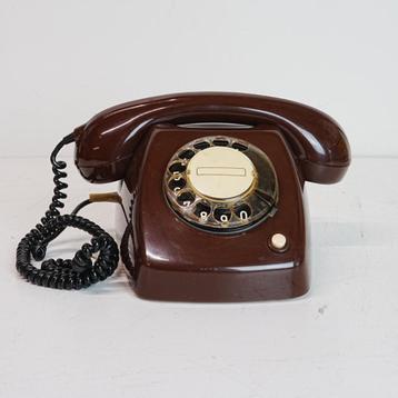 Vintage mocca/ bruin draaischijf telefoon model T65.  beschikbaar voor biedingen