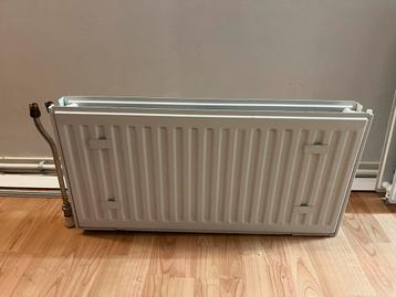 2 Radiatoren T21 & T22 - 80x40 & 64x60 beschikbaar voor biedingen