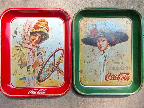 Twee retro Coca-Cola dienbladen, Huis en Inrichting, Woonaccessoires | Dienbladen, Gebruikt, Metaal, Rond, Ophalen of Verzenden