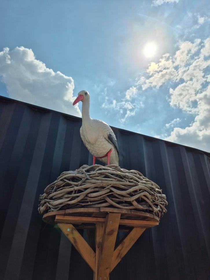 Ooievaarsnest te huur - Compleet met ooievaar!, Tuin en Terras, Tuinbeelden, Gebruikt, Dierenbeeld, Hout, Ophalen of Verzenden
