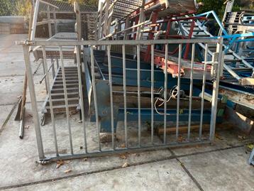 Tuinhek dubbele poort spijlenhekwerk 2x 2 m.= 4m zonder paal beschikbaar voor biedingen