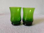 2 smaragd groene borrelglaasjes (Vereco France?), hg 7 cm, d, Glas of Glazen, Ophalen of Verzenden, Overige stijlen, Glas