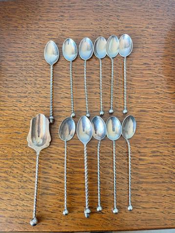Vintage Lepeltjes Set beschikbaar voor biedingen