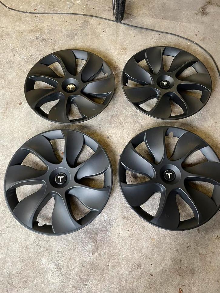 Wieldoppen Tesla Model Y 19 inch (2021-2024), Auto diversen, Wieldoppen, Zo goed als nieuw, Ophalen