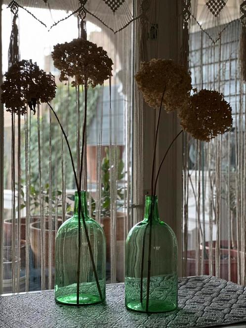 Decoratieve grote groene flessen - hoogte 40cm, Huis en Inrichting, Woonaccessoires | Vazen, Nieuw, Groen, Minder dan 50 cm, Glas