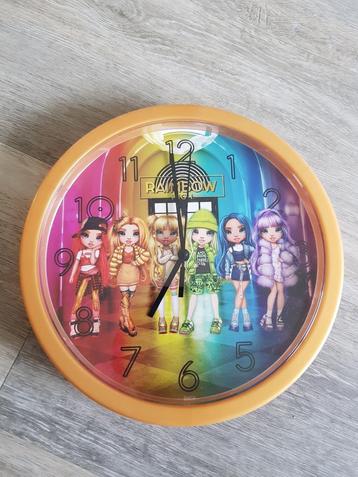 Gratis Rainbow High klok beschikbaar voor biedingen