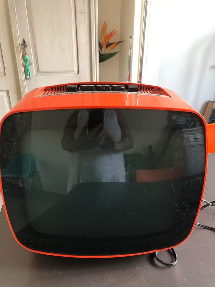 Geweldige oranje Vintage 70’s Indesit TV model T 12, Audio, Tv en Foto, Vintage Televisies, Gebruikt, Minder dan 40 cm, Overige merken