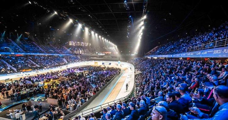 4 kaarten Zesdaagse Ahoy zaterdag 6 december, Tickets en Kaartjes, Sport | Overige, Drie personen of meer, December