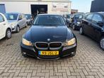 BMW 3-serie Touring 318i Business Line, Achterwielaandrijving, Zwart, Origineel Nederlands, Handgeschakeld