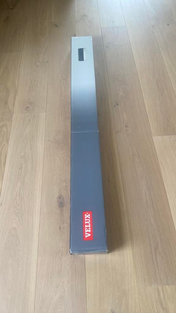 Velux elektrische zonverduistering tbv SK10 (Nieuw in doos!), Ophalen, 50 tot 100 cm, Zo goed als nieuw, Modern/ klassiek
