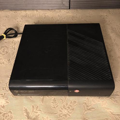 Xbox 360E (voor onderdelen of als display piece), Spelcomputers en Games, Spelcomputers | Xbox 360, Niet werkend, 360 E, Zonder controller