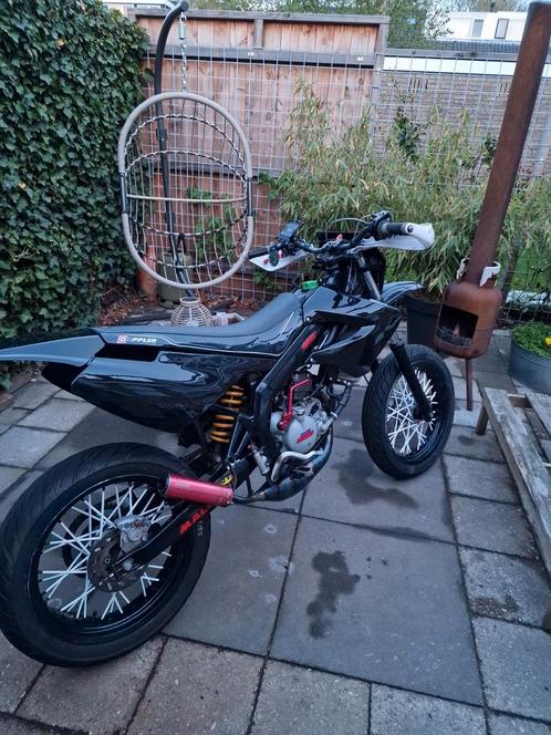 Derbi senda supermotard, Fietsen en Brommers, Brommers | Derbi, Gebruikt, Maximaal 45 km/u, Ophalen