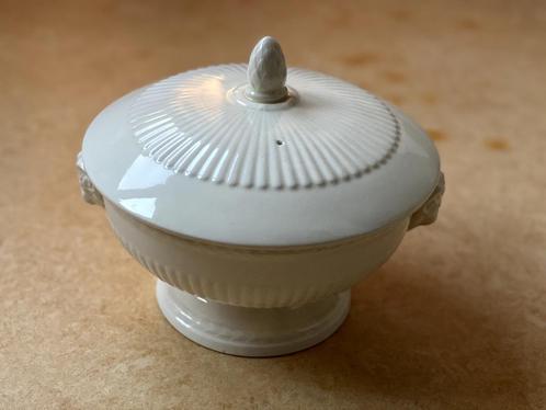 Wedgwood dekschaal groot en klein, Huis en Inrichting, Keuken | Servies, Zo goed als nieuw, Schaal of Schalen, Wedgwood, Aardewerk