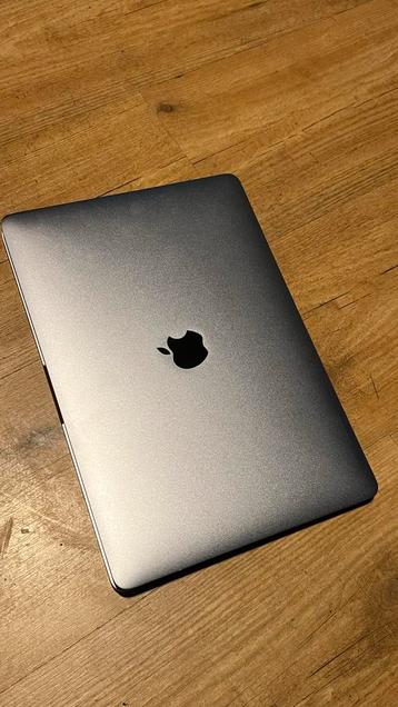 MacBook 13"   2020    i7 - 16 gb beschikbaar voor biedingen