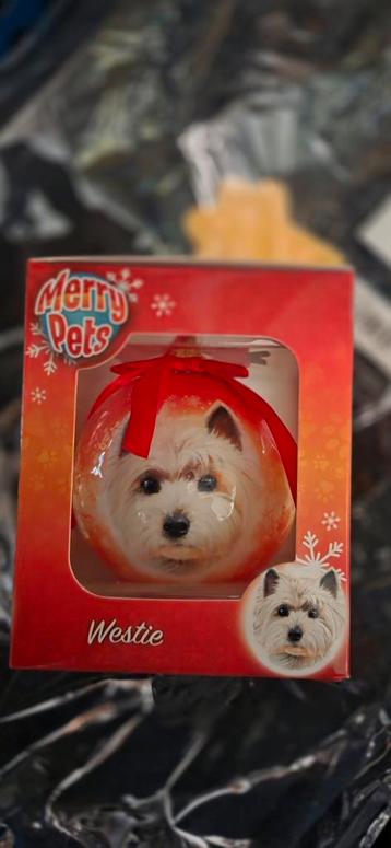 2 verschillende kerstballen van Westie beschikbaar voor biedingen