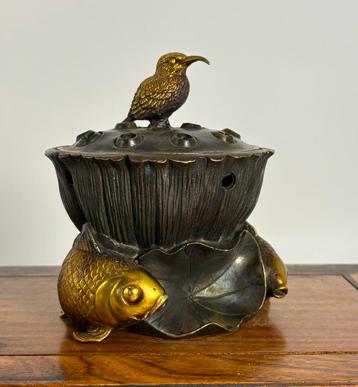 Wierookbrander China. Vissen, vogel en bloemen beschikbaar voor biedingen