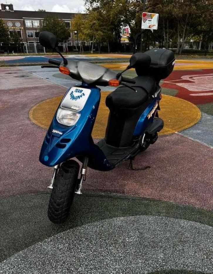 Typhoon 172CC, Fietsen en Brommers, Scooters | Piaggio, Zo goed als nieuw, Overige modellen, Tweetakt, Verzenden