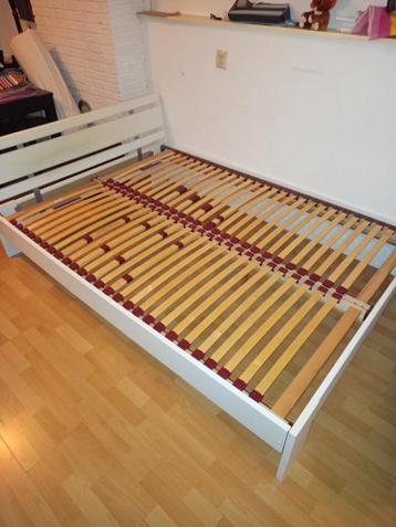Ikea Bedframe 140x200 - Zo goed als nieuw! - afbeelding 3
