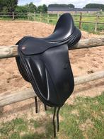 Kent and Masters zadel 17 Inch, Dieren en Toebehoren, Paarden en Pony's | Zadels, Gebruikt, Ophalen of Verzenden, Dressuur