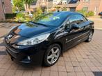 Peugeot 207CC 1.6VTI 2010  cabrio Roland Garros uitvoering, Auto's, Voorwielaandrijving, 15 km/l, Zwart, 4 cilinders