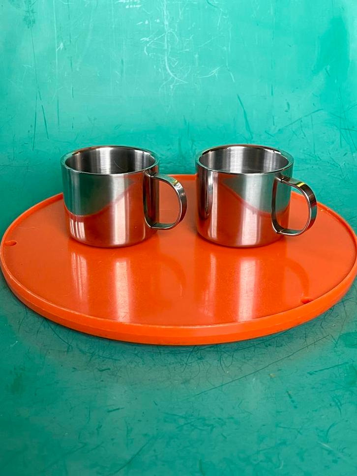 Vintage chromen kopjes set minimalistisch modern space age, Huis en Inrichting, Keuken | Servies, Zo goed als nieuw, Kop(pen) en/of Schotel(s)