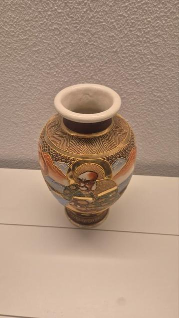 Japanse Satsuma vaas – handbeschilderd porselein beschikbaar voor biedingen