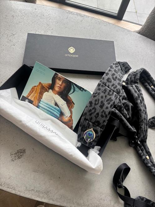 Luxe Artipoppe Zeitgeist Baby Carrier – Inclusief Doos, Kinderen en Baby's, Babydragers en Draagdoeken, Zo goed als nieuw, Draagzak