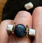 Bijzondere ring mt 17,5 + 2 verwisselbare echte stenen, Met edelsteen, Ophalen of Verzenden, Zo goed als nieuw, 17 tot 18