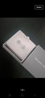 NIEUW in doos Michael kors oorbellen, Ophalen of Verzenden, Zo goed als nieuw, Met edelsteen, Knopjes of Stekers