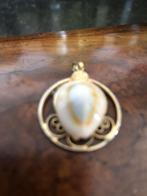 Antiek handgemaakt hangertje van een kauri schelp, Antiek en Kunst, Verzenden, Zilver