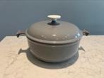 NIEUWE Le Creuset La Mama 20 cm Harmonic Grey, Gietijzer, Nieuw, Ophalen of Verzenden, Keramische plaat
