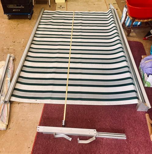 Uitval zonnescherm 263 cm breed, Tuin en Terras, Zonneschermen, Gebruikt, Uitvalscherm, 150 tot 300 cm, 250 cm tot 450 cm, Ophalen