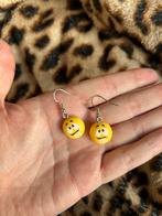 4 kleuren m&m oorbellen, Ophalen of Verzenden