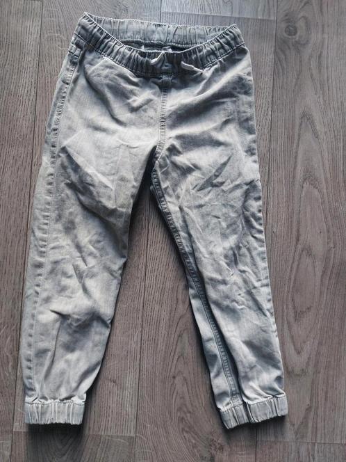 Grey Denim Jogger Jeans Loose Fit (Maat 116), Kinderen en Baby's, Kinderkleding | Maat 116, Gebruikt, Jongen, Broek, Ophalen of Verzenden