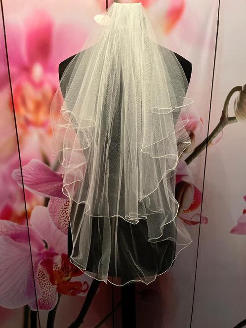Sluier met lockrand, 80 cm / 60 cm (S70)licht ivoor, Kleding | Dames, Trouwkleding en Trouwaccessoires, Zo goed als nieuw, Accessoires
