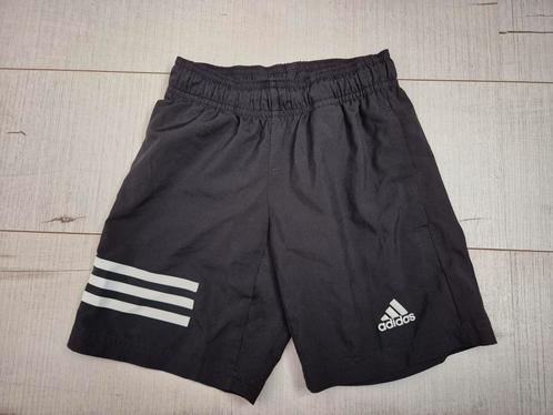 Zwart sportbroekje mt 128 (Adidas/ als NIEUW), Kinderen en Baby's, Kinderkleding | Maat 128, Broek, Ophalen