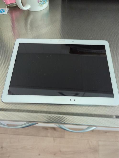 Een Samsung Galaxy van 2015 kleur zwart met witte randend, Computers en Software, Apple iPads, Zo goed als nieuw, 10 inch, Wit