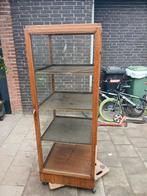Oude vitrinekast, Huis en Inrichting, Ophalen, Zo goed als nieuw, 25 tot 50 cm