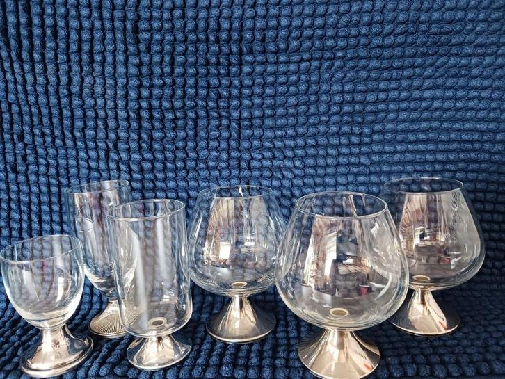 glazen op verzilverde voet, Huis en Inrichting, Keuken | Servies, Nieuw, Glas of Glazen, Overige stijlen, Glas, Ophalen