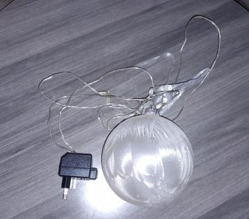 Super mooie nieuwe bal / lamp met verlichting beschikbaar voor biedingen