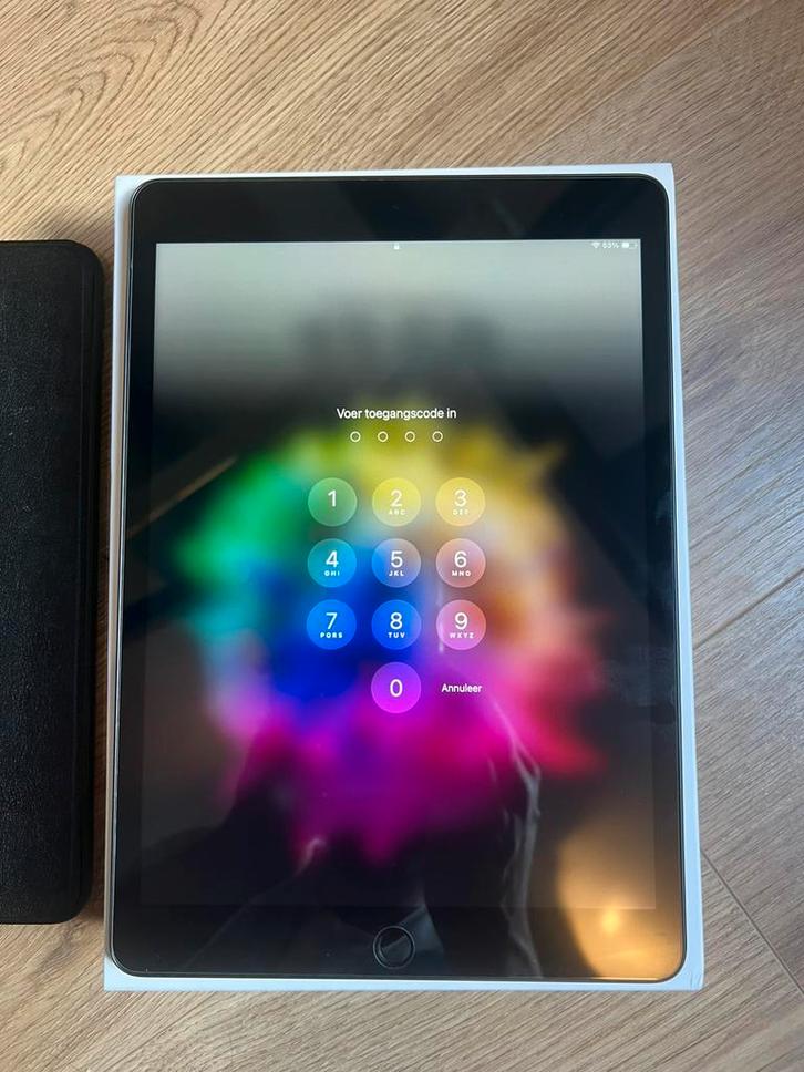 Apple Ipad 9th Generation, 64GB, Space Grey + hoes+ stylus, Computers en Software, Apple iPads, Zo goed als nieuw, Apple iPad