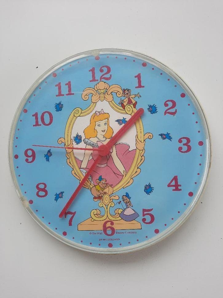 Disney Doornroosje klok wandklok, Verzamelen, Disney, Overige typen, Overige figuren, Ophalen of Verzenden