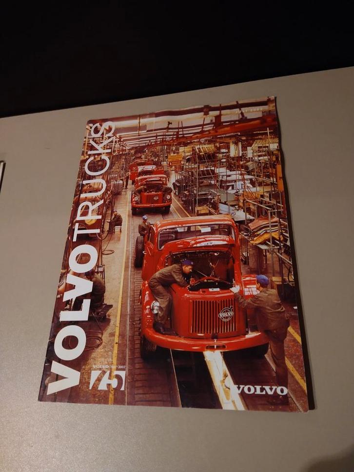 Volvo Trucks 75 Jaar Jubileum Magazine, Boeken, Auto's | Folders en Tijdschriften, Zo goed als nieuw, Volvo, Ophalen of Verzenden