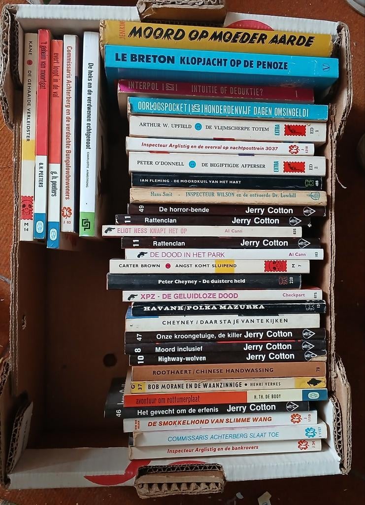 Boeken collectie - Diverse auteurs thrillers, Boeken, Detectives, Ophalen of Verzenden, Gelezen, Diverse, Tv-bewerking