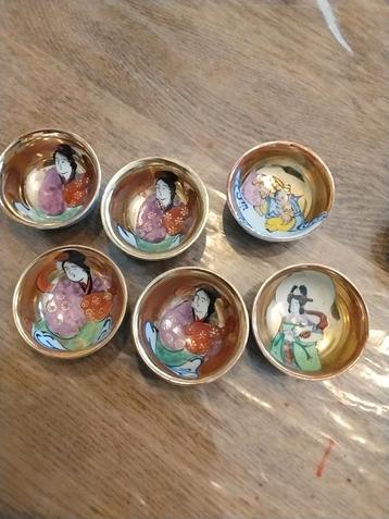 Zes Japanse Sake Kopjes beschikbaar voor biedingen