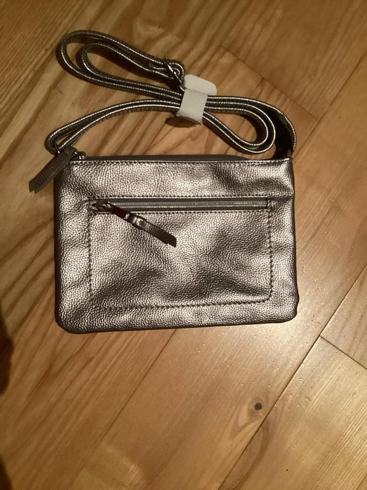 Zilverkleurige Schoudertas, Sieraden, Tassen en Uiterlijk, Tassen | Damestassen, Nieuw, Schoudertasje, Grijs, Ophalen of Verzenden